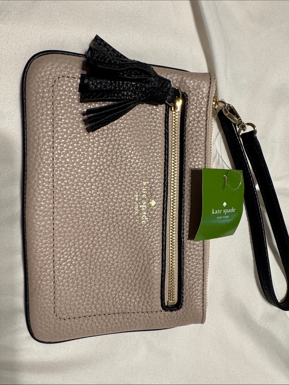 NWT Kate Spade Pebbled Leather Wristlet in Taupe with Black Strap